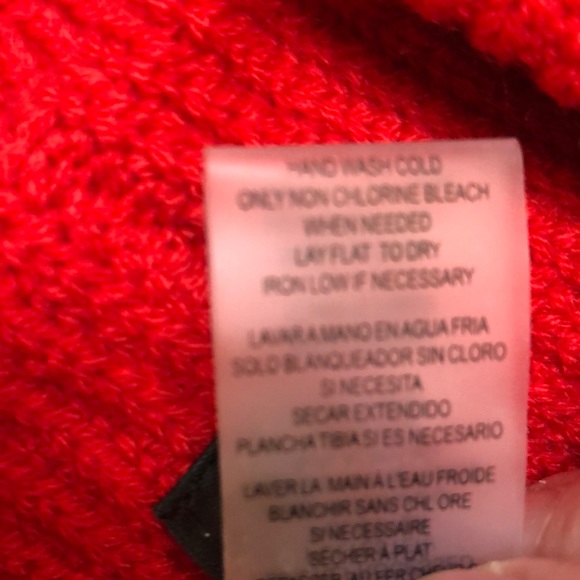 DKNY Ribbed Knit Cuffed Beanie Hat Color Scarlet Red Logo Accent OS NWT - Picture 13 of 15